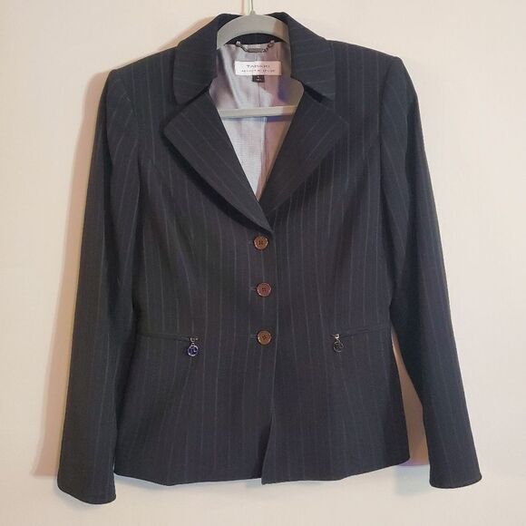 TAHARI ARTHUR S. LEVINE BLACK PINSTRIPE BLACK BLAZER SIZE 6 - Picture 1 of 5